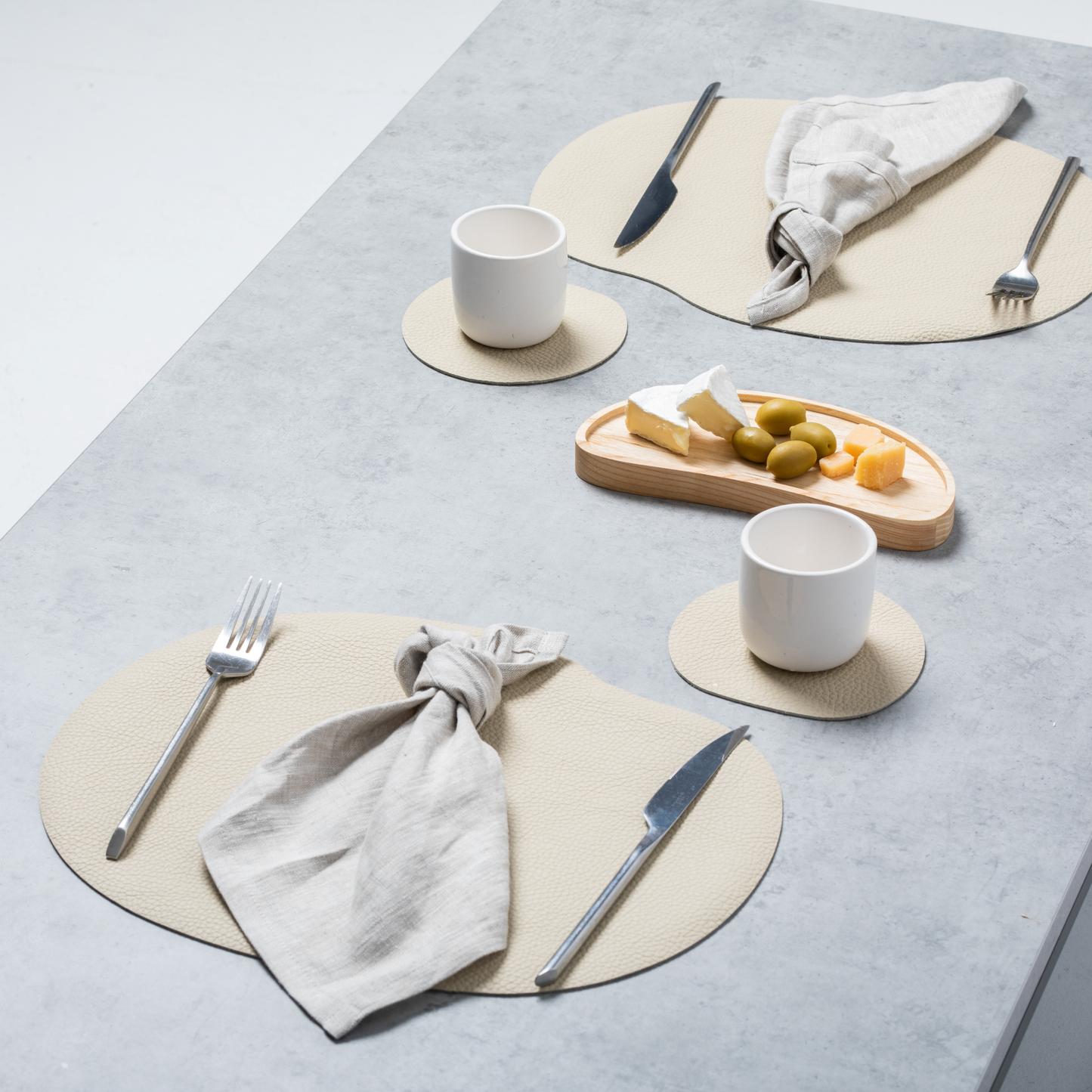 Natural leather placemat and coaster
